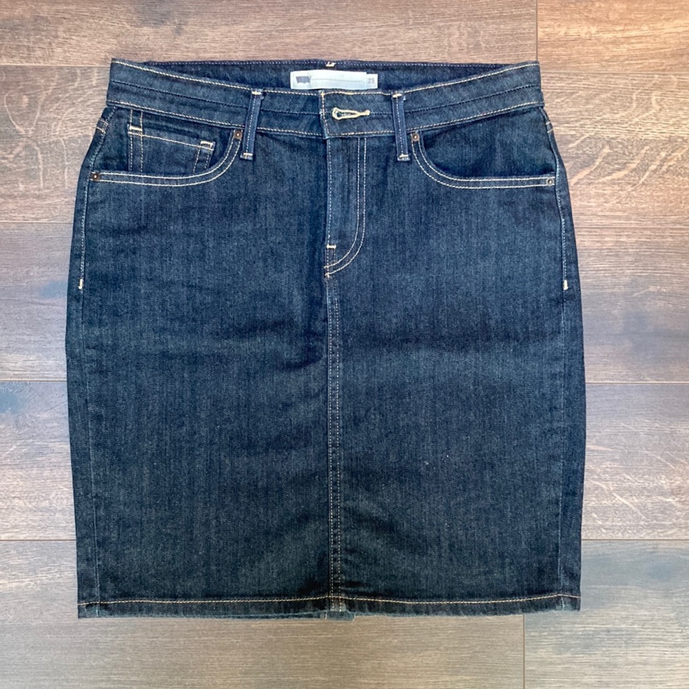Vintage Dark Rinse Levi’s Denim Skirt